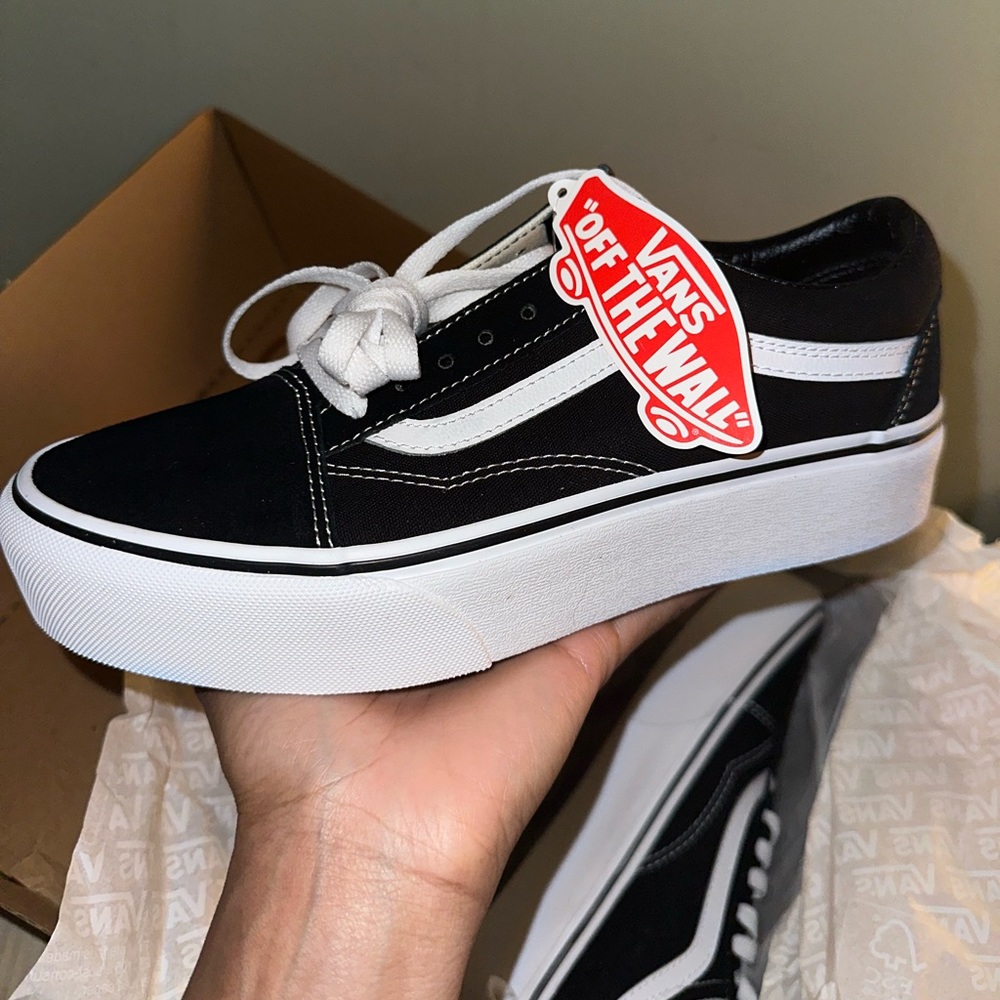 NWT Old Skool Platform Vans